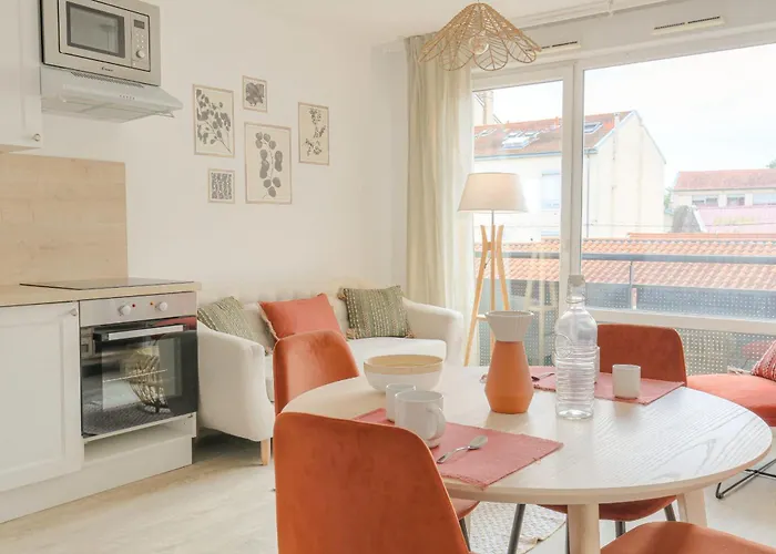 Cosy Au Centre D\'Oullins Avec Garage