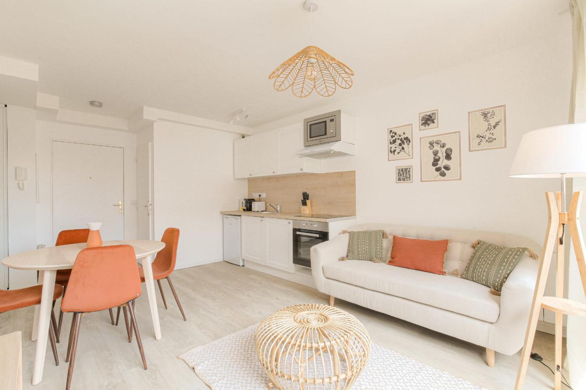 Cosy Au Centre D'oullins Avec Garage Oullins