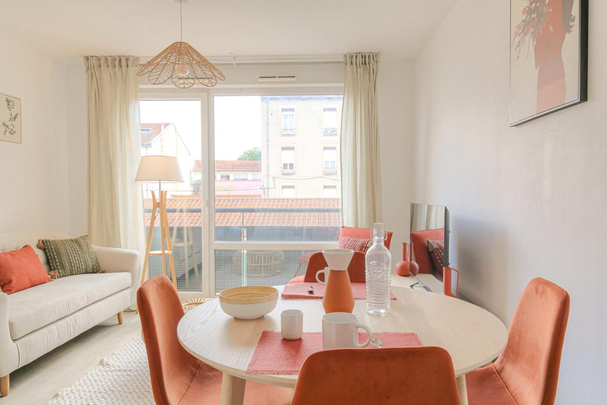 Apartment Cosy Au Centre D'oullins Avec Garage